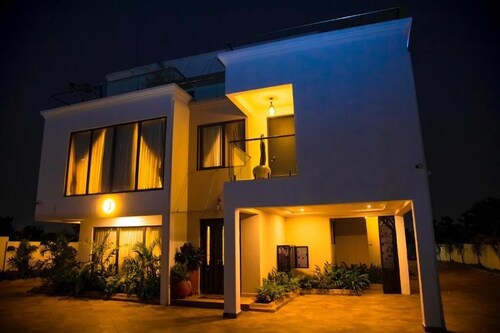 Falcons Perch Residences