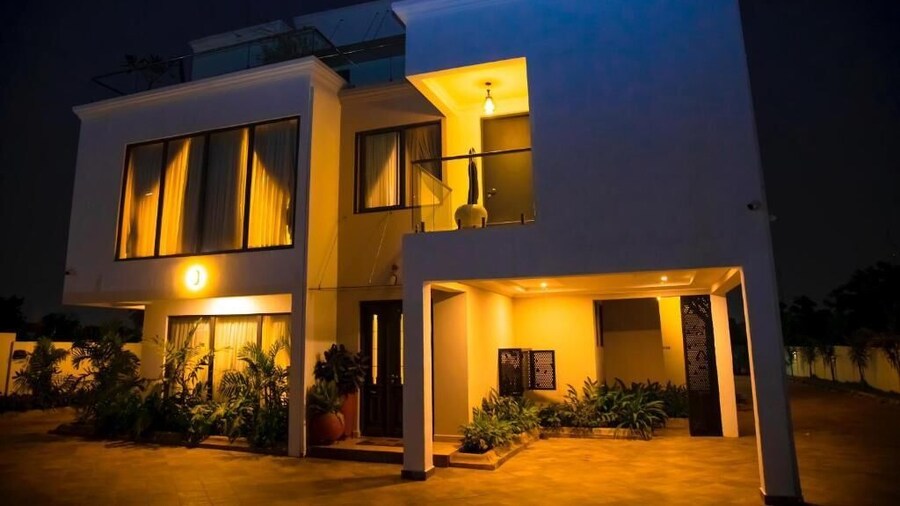 Falcons Perch Residences