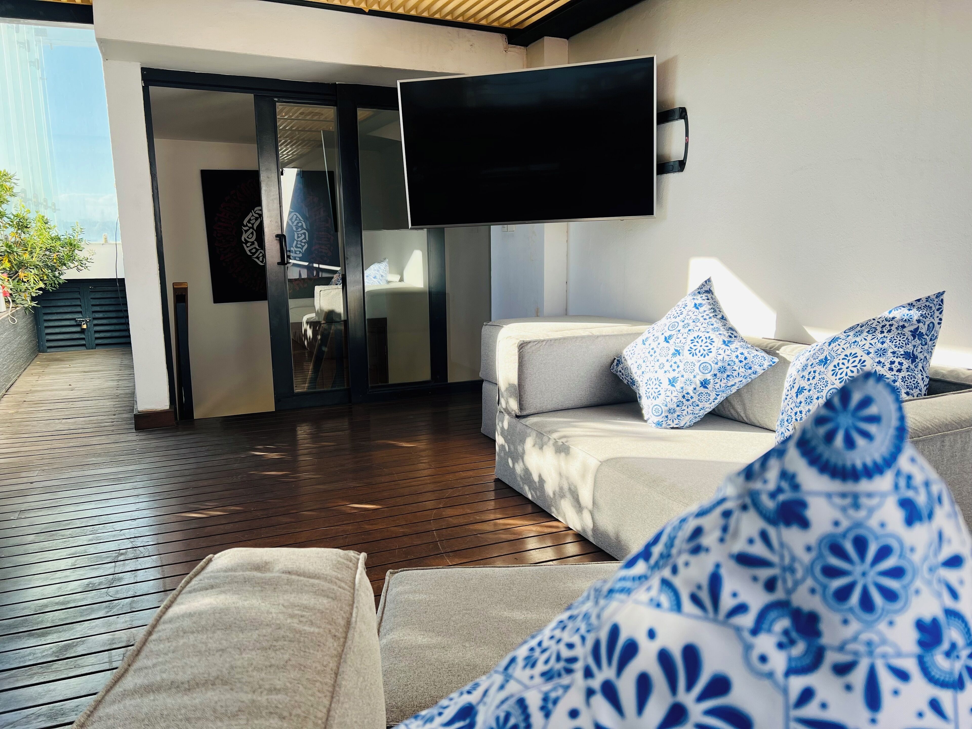 المنشأة من الداخل