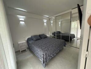 Iron/ironing board, WiFi, bed sheets - Impeccable 3p 80m2 double balconies, near mer juan (Antibes)