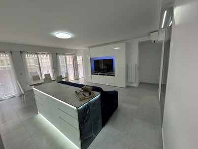 Impeccable 3p 80m2 double balconies, near mer juan