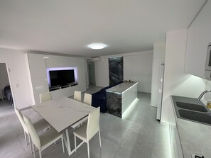Dining - Impeccable 3p 80m2 double balconies, near mer juan (Antibes)