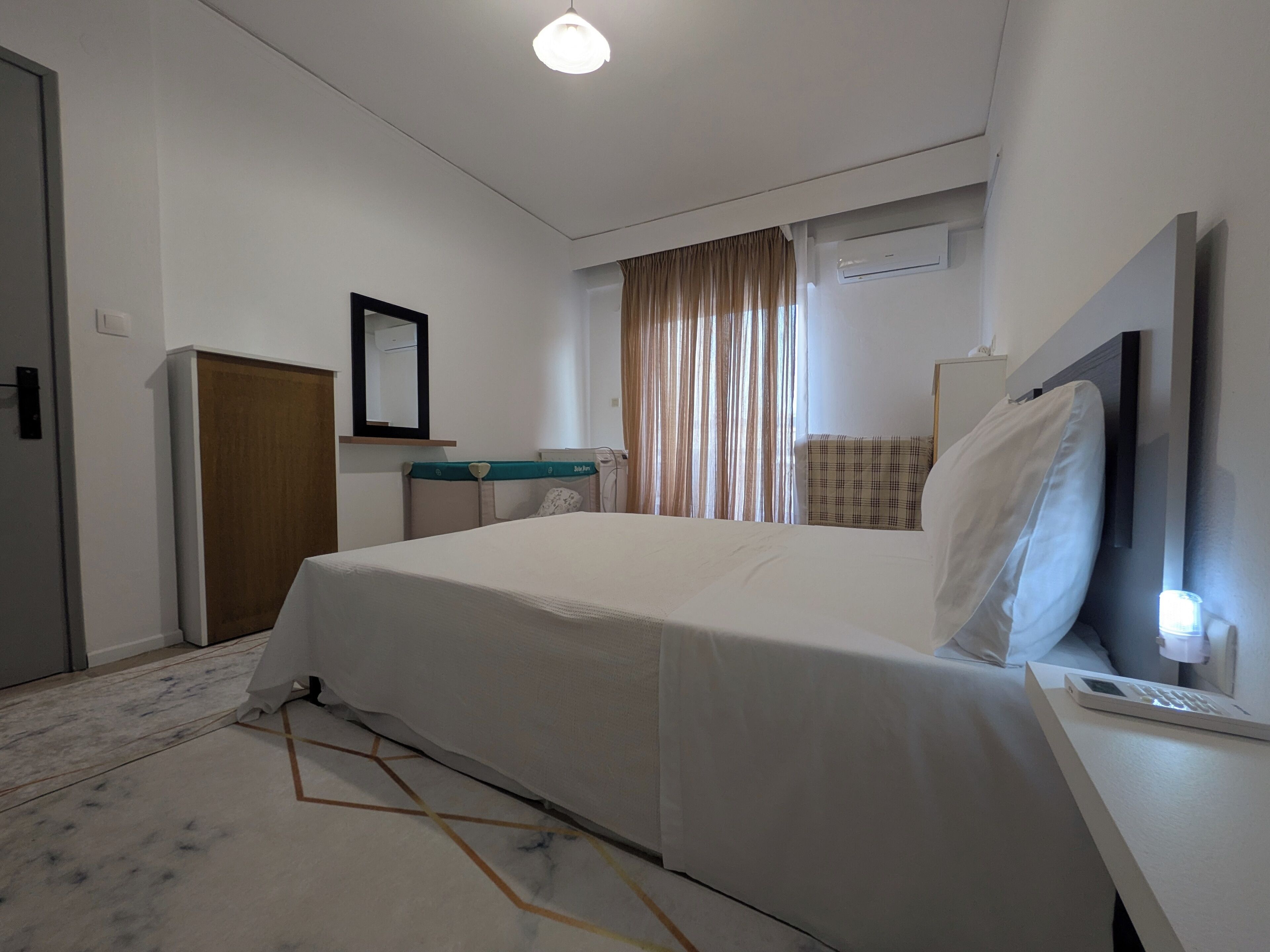 Fer et planche à repasser, Wi-Fi, draps fournis