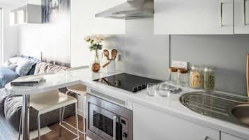 Studio, Non Smoking | Private kitchen