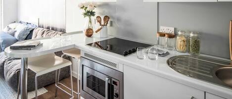 Studio, Non Smoking | Private kitchen