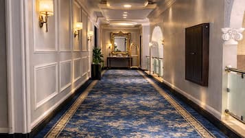 Check-in-/Check-out-Schalter