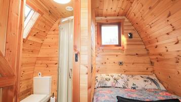 1 bedroom, individually decorated, individually furnished