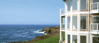 Depoe Bay | Family Coastal Stay | Pool + Hot Tub | 2BR