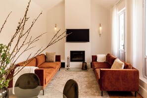 Living area - Designer Green Point Home, Backup Power & Pool (Cape Town)