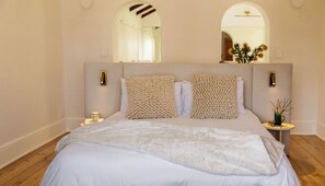 Bügeleisen/Bügelbrett, Internetzugang, Bettwäsche