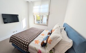 2 bedrooms, iron/ironing board, free WiFi - Ref DUNES3 by Palmes d Or Properties (Cannes)