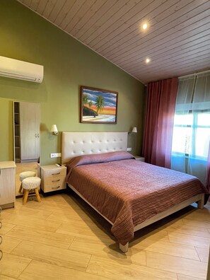 3 bedrooms, iron/ironing board, WiFi, bed sheets - Villa with its own pool, large area and beach bar 100 m from the beach (Denia)