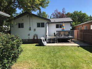 Terrace/patio - Cute Cabin Near the Beach (Sylvan Lake)