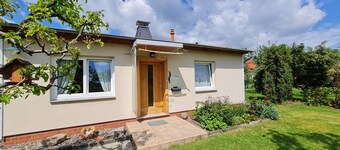 Comfortably furnished vacation home with fireplace