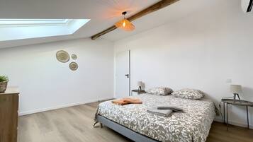 3 slaapkamers, een strijkplank/strijkijzer, wifi