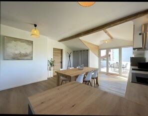Dining - Cottage in the Basque Mountains with View, Wi-Fi and Air Conditioning (Ossès)