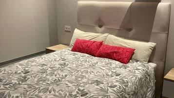 Deluxe Double Room, Balcony, Lake View | Free WiFi