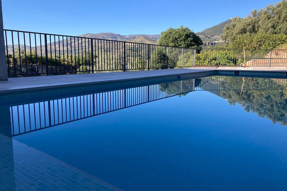 CASA LA PERLA