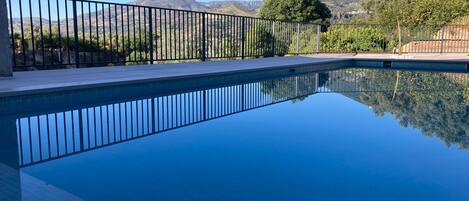 Sesongbasert utendørsbasseng