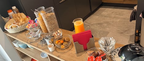 Free daily buffet breakfast