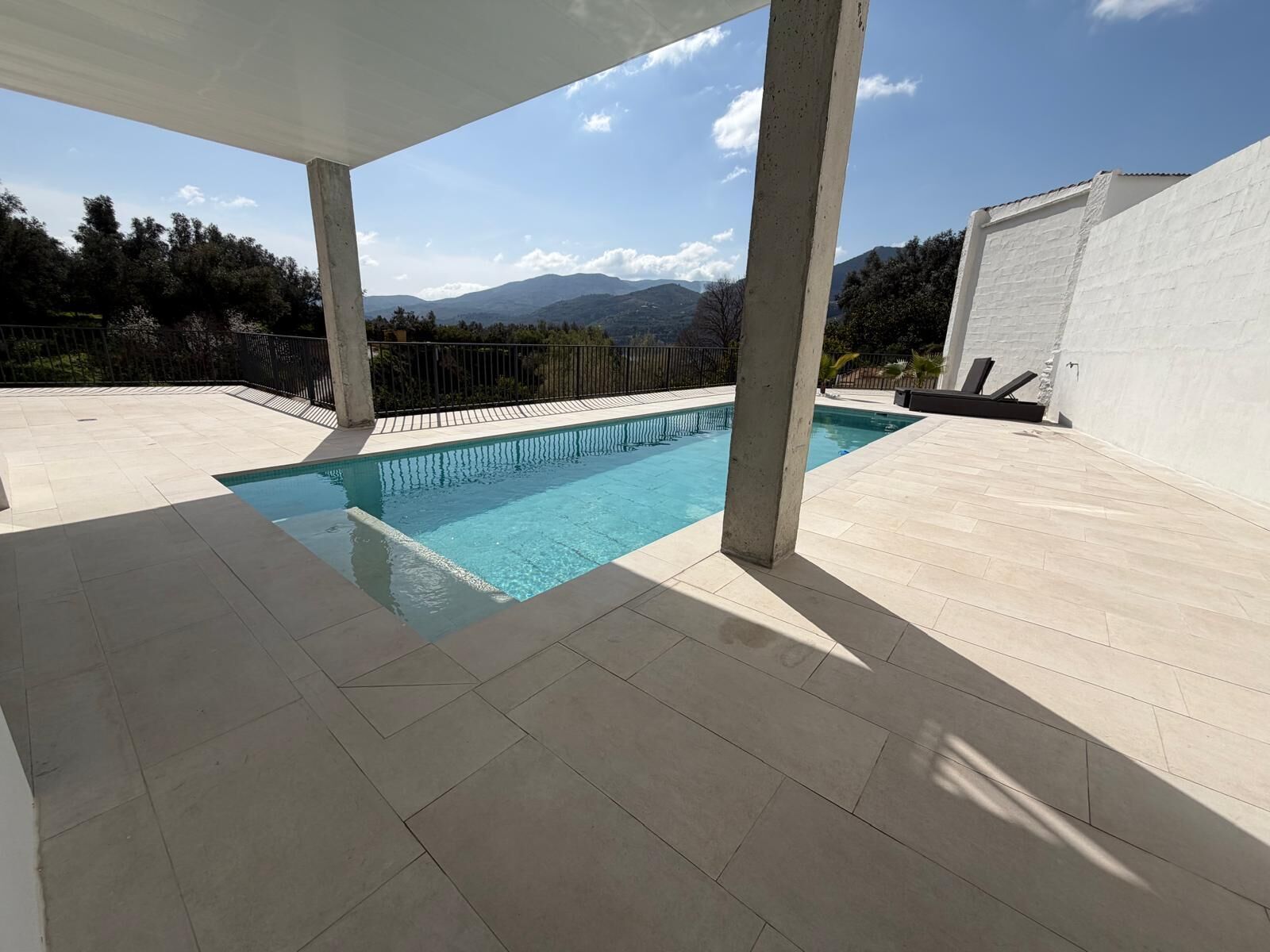 Piscina stagionale all'aperto