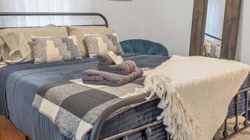 2 bedrooms, WiFi, bed sheets