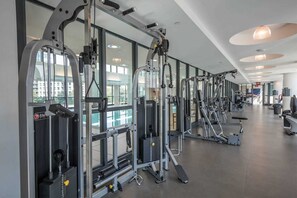 Fitness facility - Executive Condo Downtown with Skyline view + Parking (Toronto)