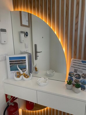 Interior - Burgau Algarve: 2BR Apt + Private Jacuzzi (Luz)