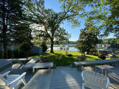 Lakeside on the Chesapeake!

Serene Waterfront home in charming Annapolis