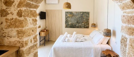 Cuna de viaje, wifi y ropa de cama