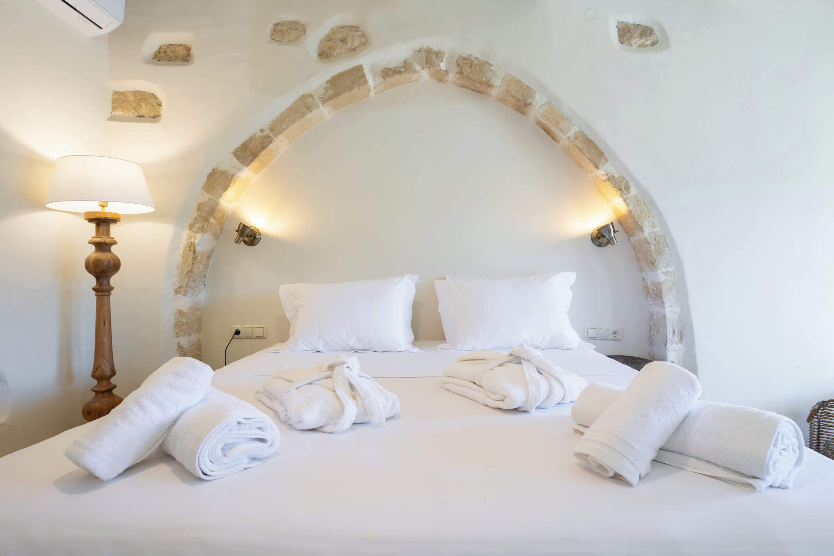 Strykejern/-brett, reiseseng for barn, wi-fi og sengetøy