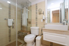 Hair dryer, towels, toilet paper - Escape to the comfort of this beautiful apartment with private jacuzzi 🏡✨ (La Romana)