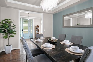 Dining - Bentonville Belle • Bike Storage & Trails | Near Crystal Bridges (Bentonville)