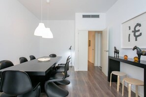 Meeting facility - Modern Flat, Amazing Terrace / Paseo de Gracia (08007 Barcelona)