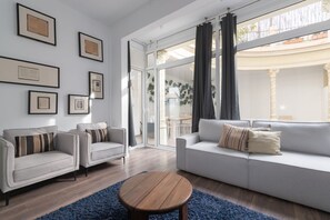 Living area - Modern Flat, Amazing Terrace / Paseo de Gracia (08007 Barcelona)