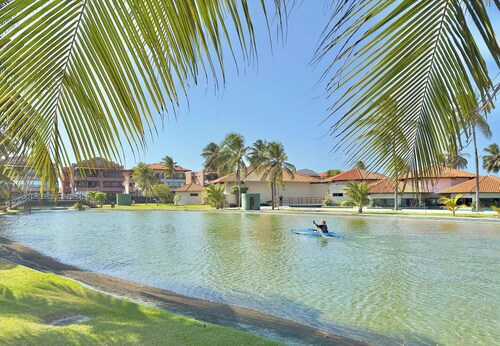 Condominio Aquaville Resort