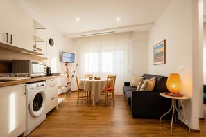Interior - Benghazi Central Loft - Style, Comfort and Serenity (Bari)