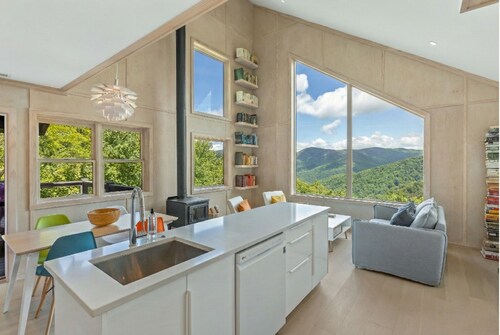 Modern Mountain Getaway Near Highlands, NC — Alinear Home