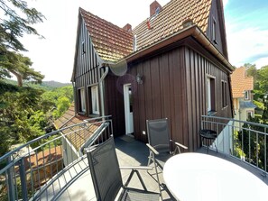 Property grounds - Cozy vacation apartment with dream view and balcony on the hill in Wernigerode (Wernigerode)