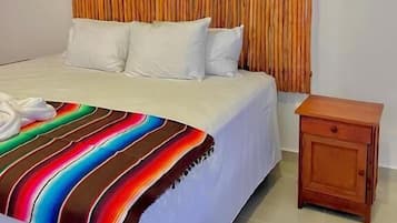 Bàn, khu vực làm việc phù hợp cho laptop