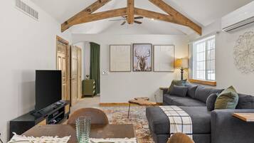 Smart TV, video games