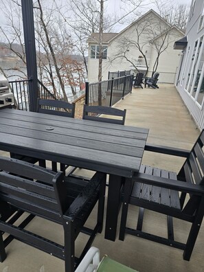 Outdoor dining - Waterfront Retreat One (Rocky Mount)