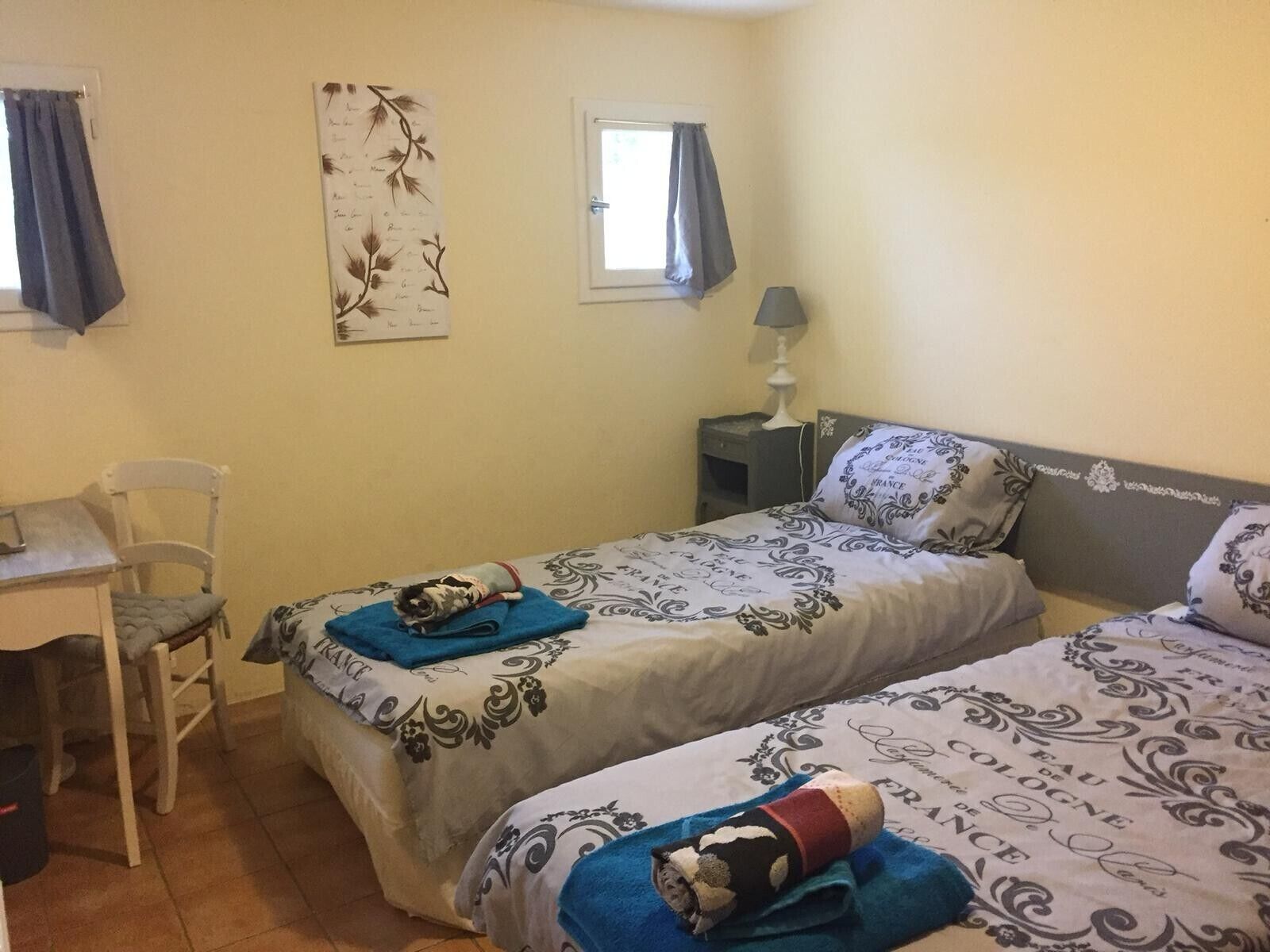 Iron/ironing board, WiFi, bed sheets