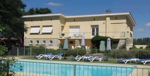 Pool - Gite La Lède with Shared Pool, Communal Terrace and Wi-Fi (Le Lédat)