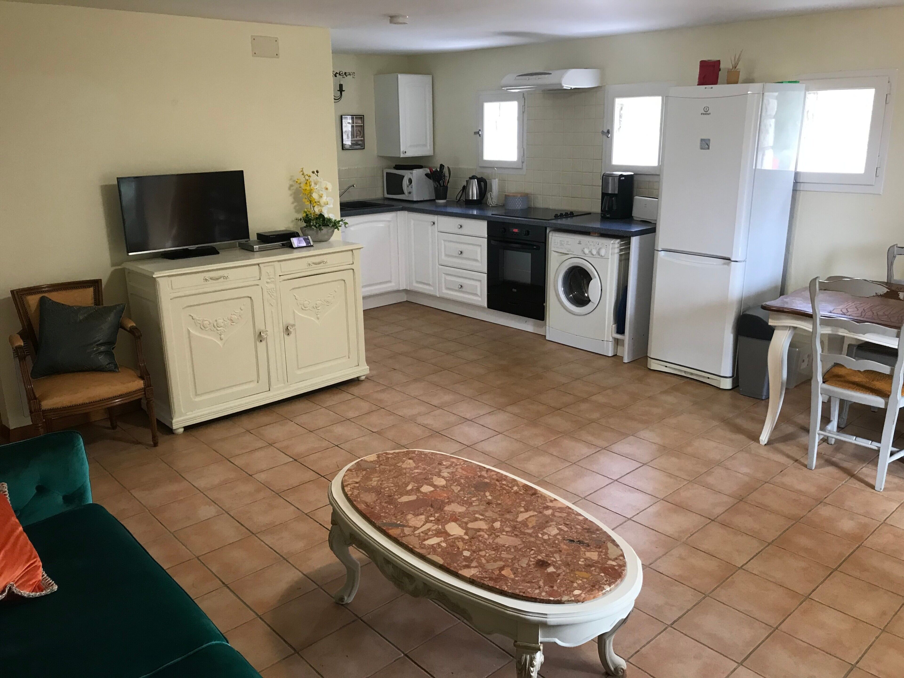 TV, DVD player, table tennis