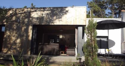 Comfortable house between sea and forest