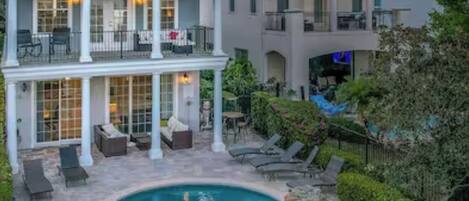 Piscine extérieure, piscine chauffée