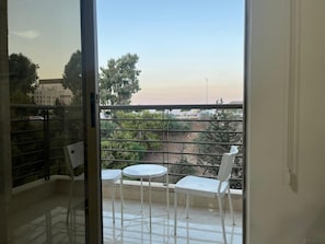 Property grounds - Central Secured Compound 2-bedroom apartment in Amman with AC and comfort (Amman)