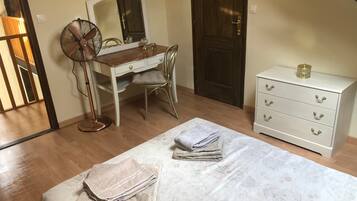 Strygejern/strygebræt, Wi-Fi, sengetøj