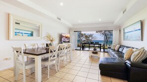 Interior - 38/1 Pebble Beach Drive Coral Cove (Coral Cove)